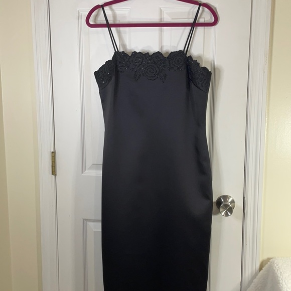 Size 13 black thin strap dress with Rose design - Picture 2 of 6
